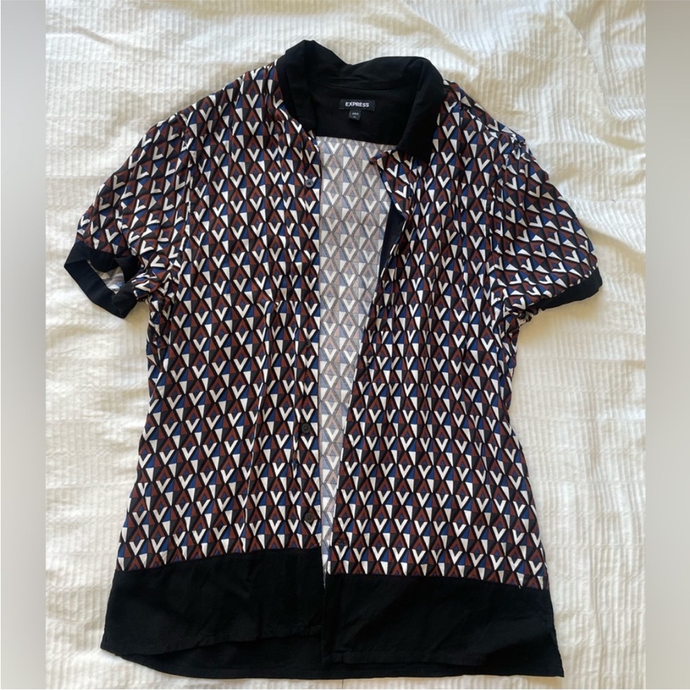 Express short sleeve men’s button down medium geometric lightweight camp mcm
